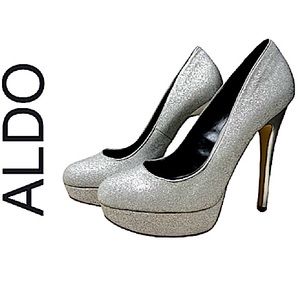 ALDO. EUC.Gorgeous closed toe silver sparkle platform heels. 8.5
